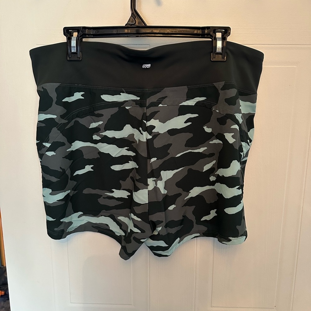 Gaiam shorts - Picture 2 of 2